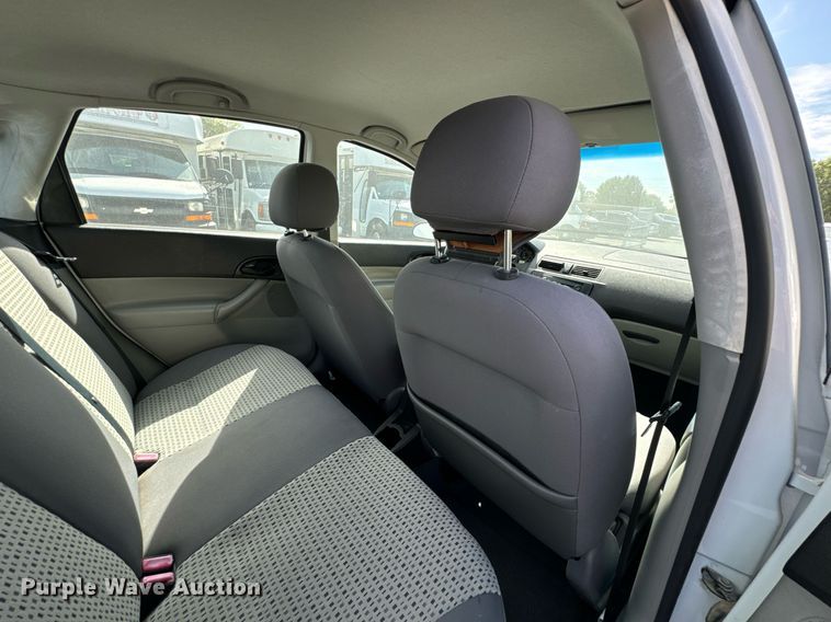 image for item DX1295 2007 Ford  Focus SE 