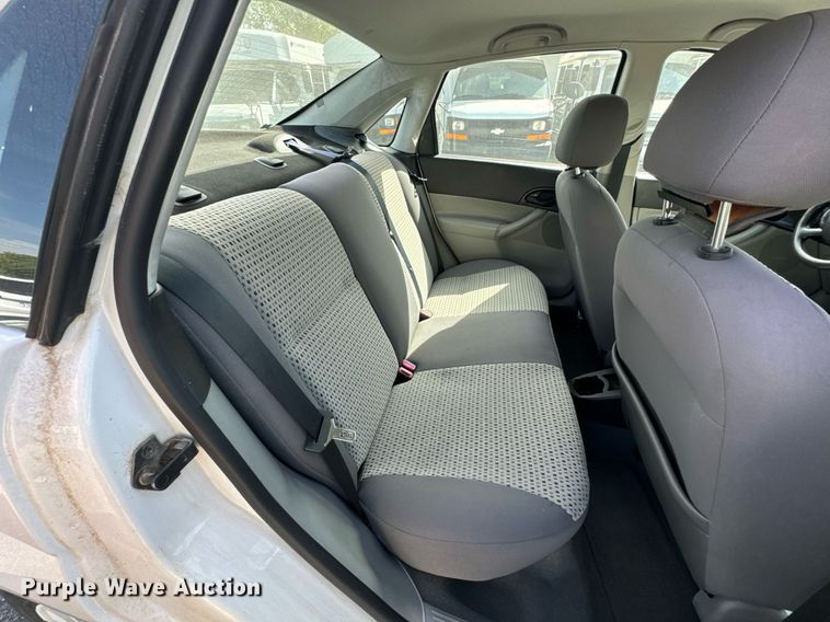 image for item DX1295 2007 Ford  Focus SE 