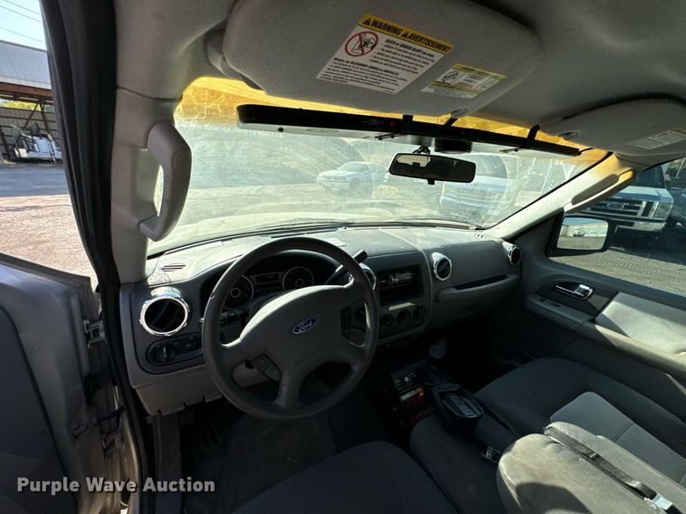 image for item DX1315 2006 Ford Expedition SUV