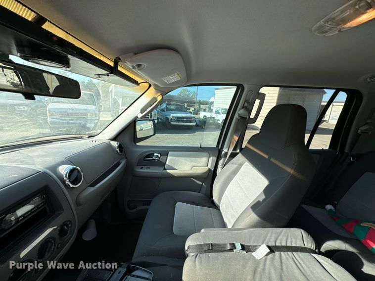 image for item DX1315 2006 Ford Expedition SUV