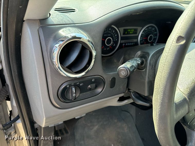 image for item DX1315 2006 Ford Expedition SUV