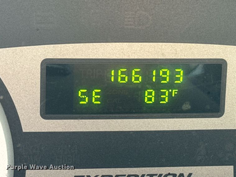 image for item DX1315 2006 Ford Expedition SUV