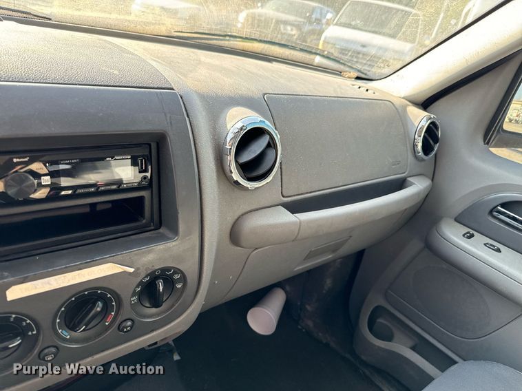 image for item DX1315 2006 Ford Expedition SUV