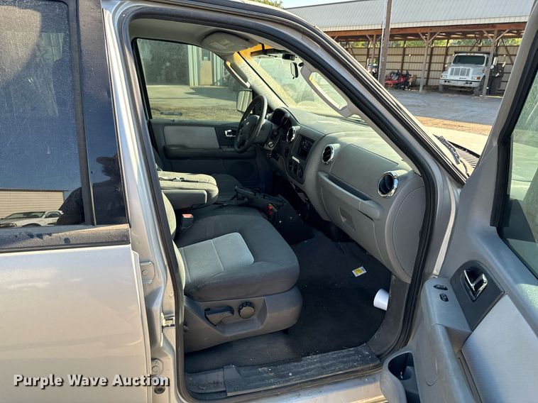 image for item DX1315 2006 Ford Expedition SUV