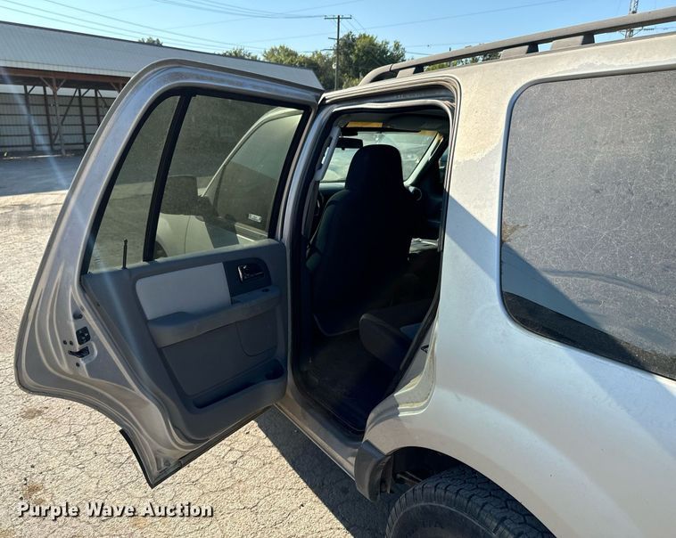image for item DX1315 2006 Ford Expedition SUV