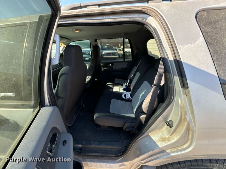 image for item DX1315 2006 Ford Expedition SUV