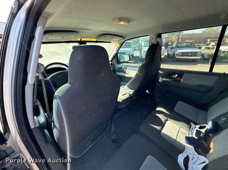 image for item DX1315 2006 Ford Expedition SUV
