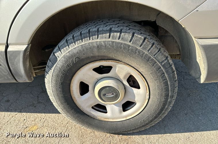 image for item DX1315 2006 Ford Expedition SUV