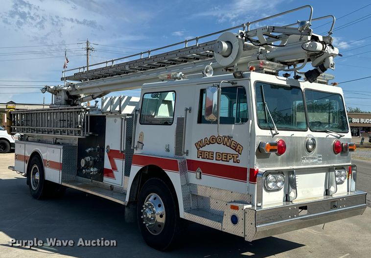 image for item DX1328 1979 Hendrickson  pumper fire truck