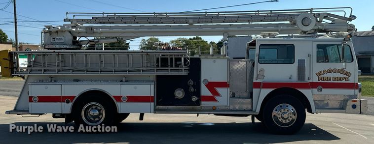 image for item DX1328 1979 Hendrickson  pumper fire truck