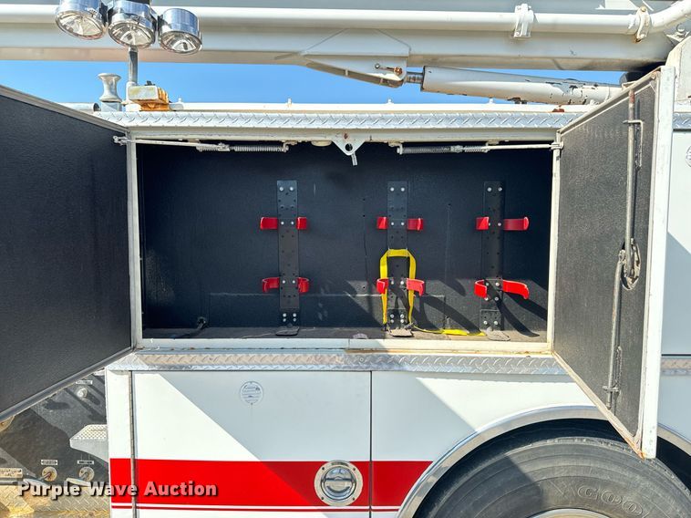 image for item DX1328 1979 Hendrickson  pumper fire truck