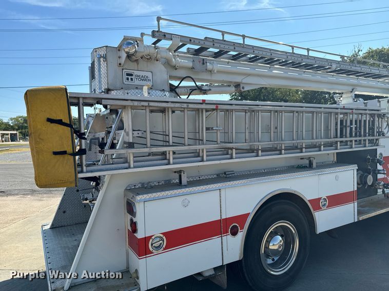 image for item DX1328 1979 Hendrickson  pumper fire truck