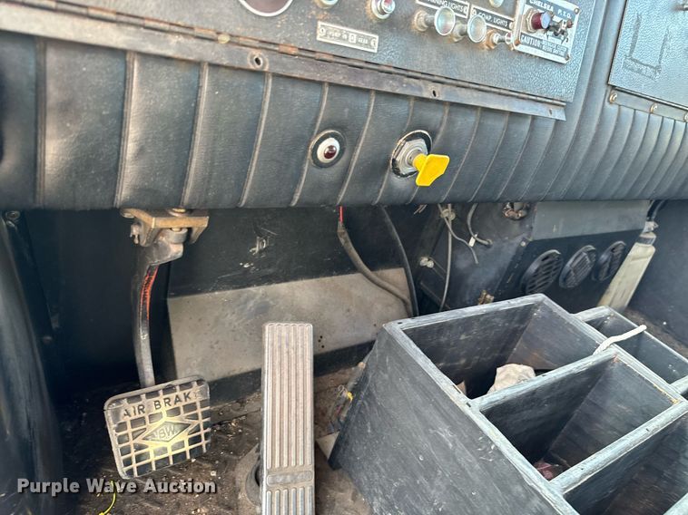 image for item DX1328 1979 Hendrickson  pumper fire truck