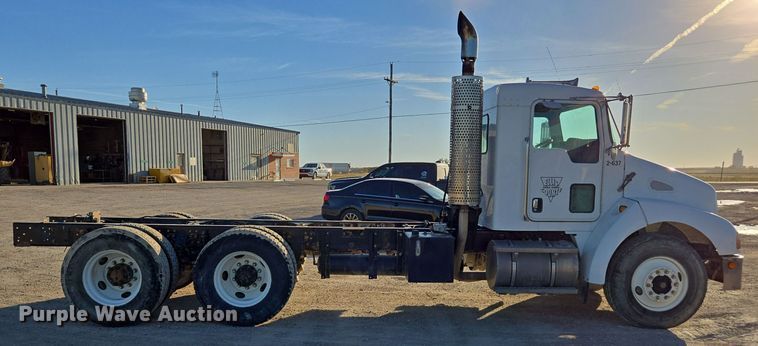 image for item EE7782 2008 Kenworth T300 truck cab and chassis
