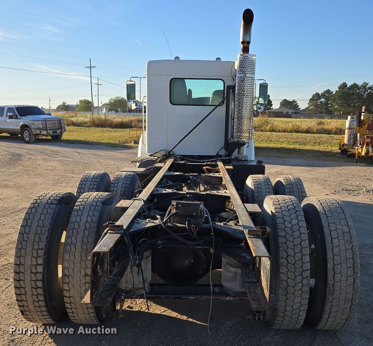 image for item EE7782 2008 Kenworth T300 truck cab and chassis