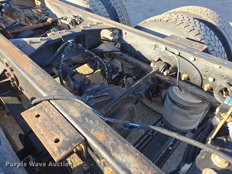 image for item EE7782 2008 Kenworth T300 truck cab and chassis