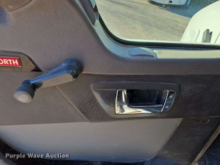 image for item EE7782 2008 Kenworth T300 truck cab and chassis