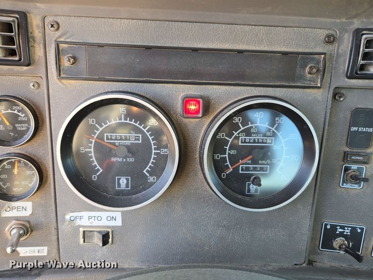 image for item EE7782 2008 Kenworth T300 truck cab and chassis