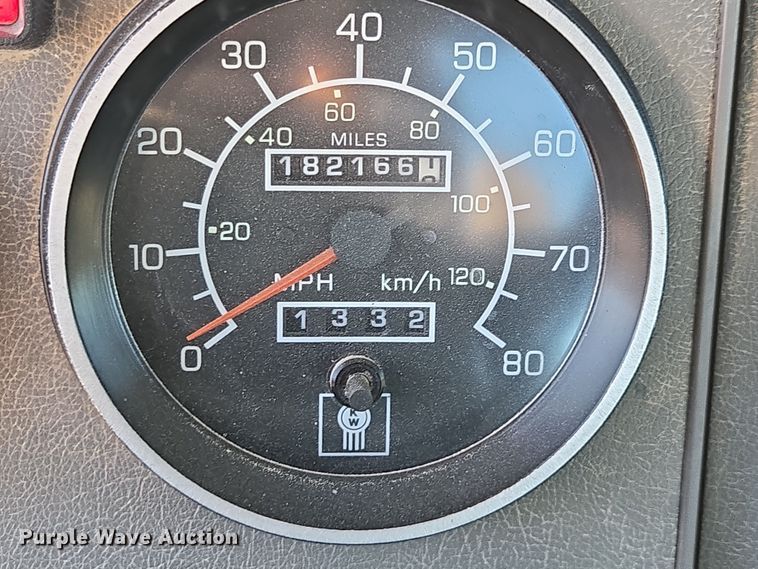 image for item EE7782 2008 Kenworth T300 truck cab and chassis