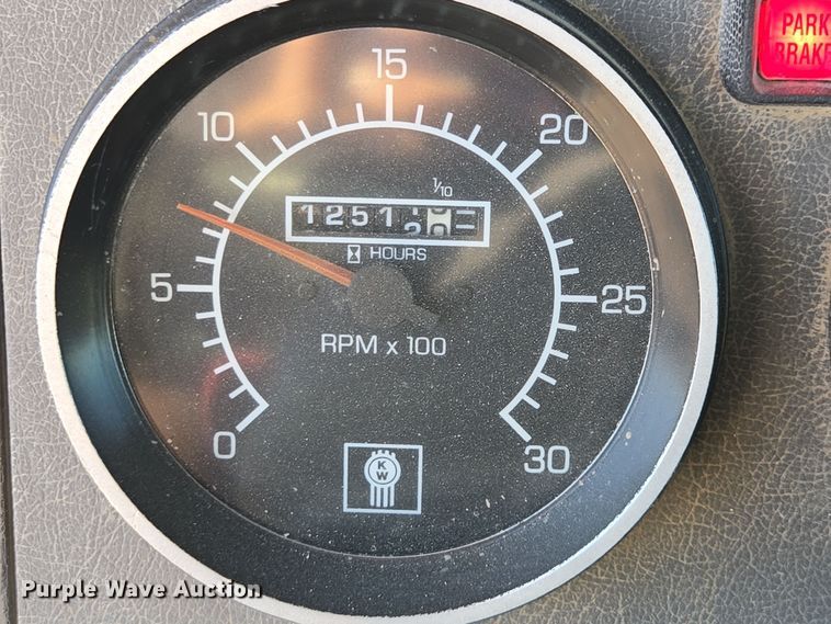 image for item EE7782 2008 Kenworth T300 truck cab and chassis