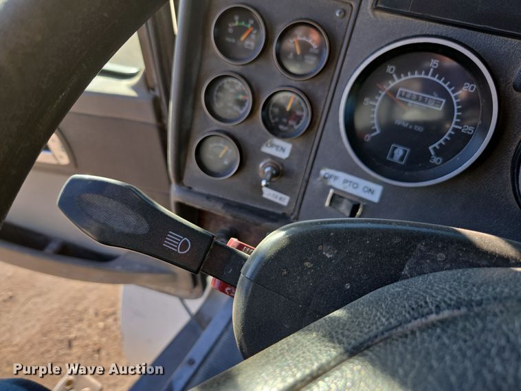 image for item EE7782 2008 Kenworth T300 truck cab and chassis