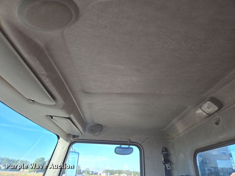 image for item EE7782 2008 Kenworth T300 truck cab and chassis