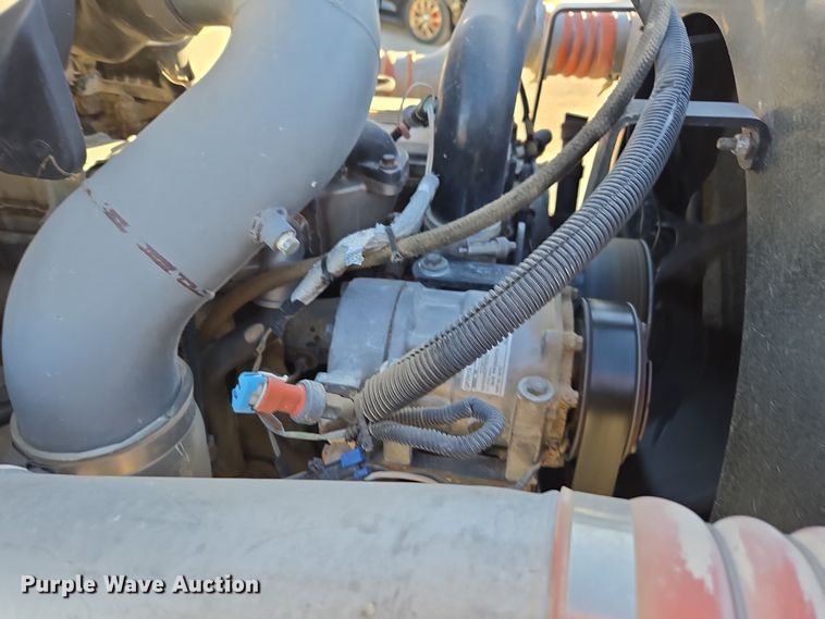 image for item EE7782 2008 Kenworth T300 truck cab and chassis