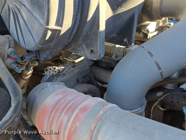 image for item EE7782 2008 Kenworth T300 truck cab and chassis