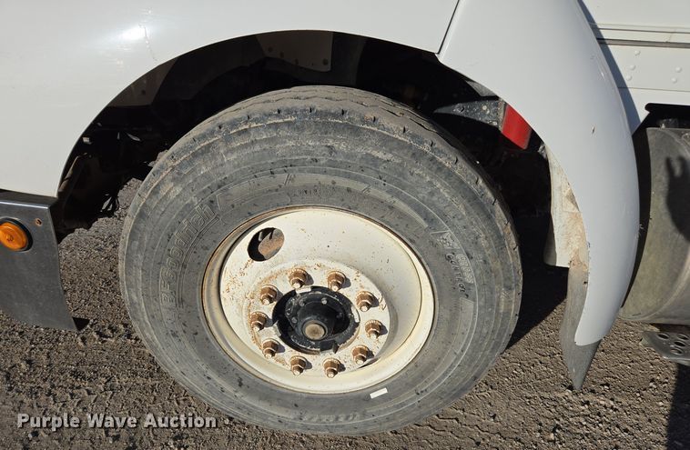 image for item EE7782 2008 Kenworth T300 truck cab and chassis