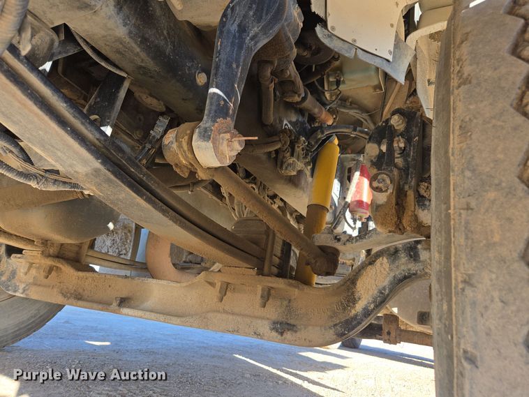 image for item EE7782 2008 Kenworth T300 truck cab and chassis