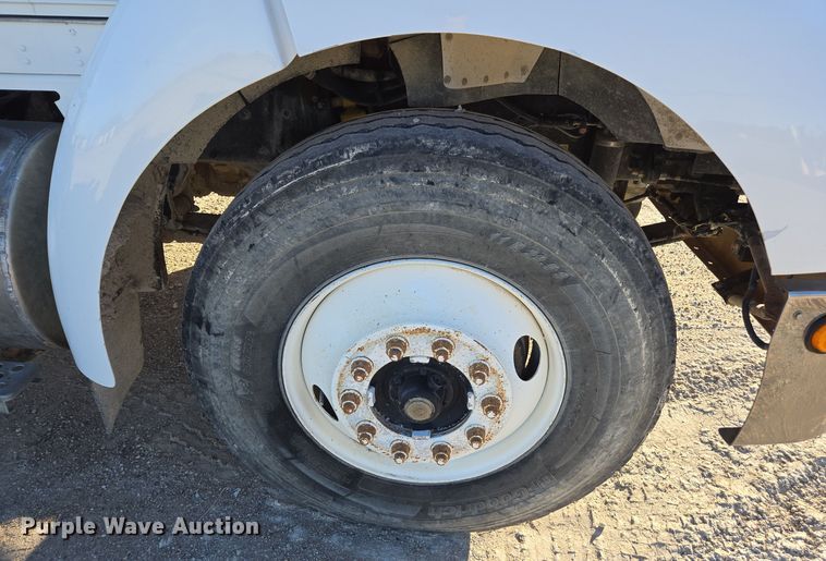 image for item EE7782 2008 Kenworth T300 truck cab and chassis