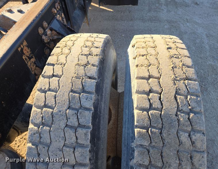 image for item EE7782 2008 Kenworth T300 truck cab and chassis