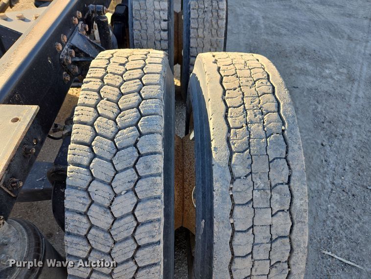 image for item EE7782 2008 Kenworth T300 truck cab and chassis