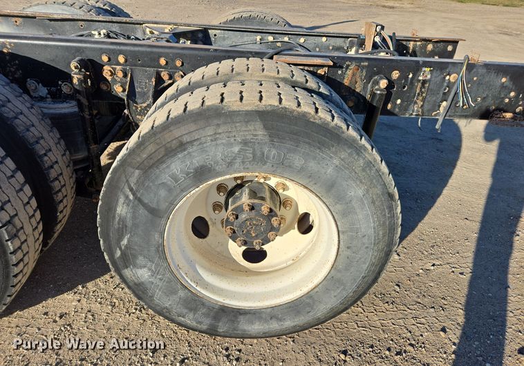 image for item EE7782 2008 Kenworth T300 truck cab and chassis