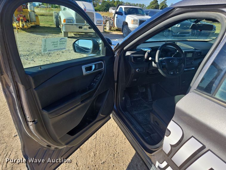 image for item EE7786 2020 Ford Explorer Police Interceptor SUV