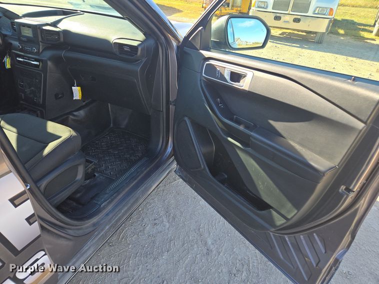 image for item EE7786 2020 Ford Explorer Police Interceptor SUV