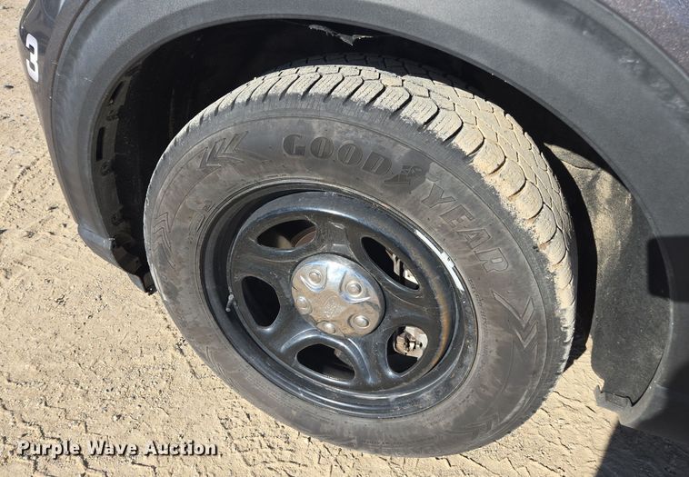 image for item EE7786 2020 Ford Explorer Police Interceptor SUV