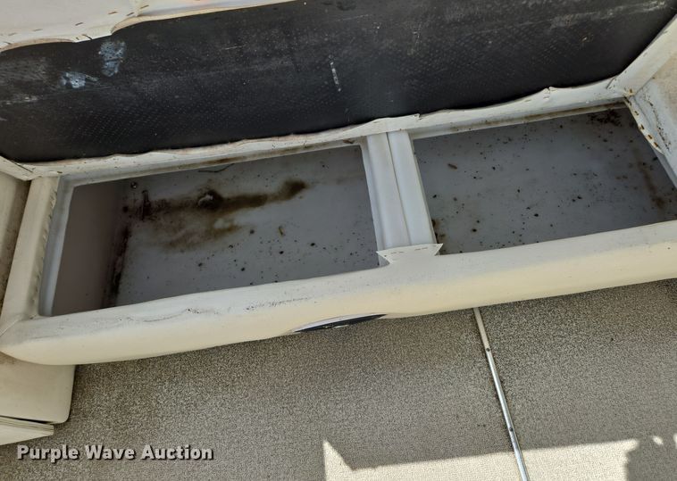 image for item EE8510 2009 Playcraft  Clipper 2400 pontoon boat