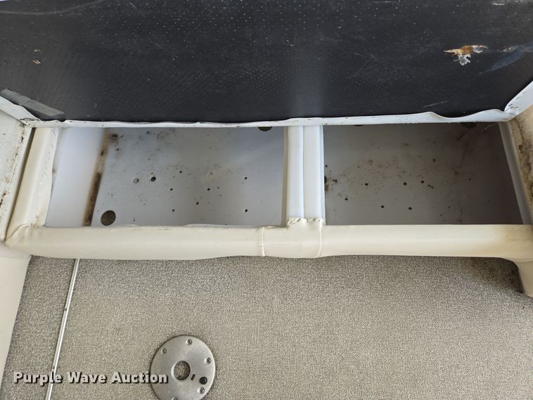 image for item EE8510 2009 Playcraft  Clipper 2400 pontoon boat