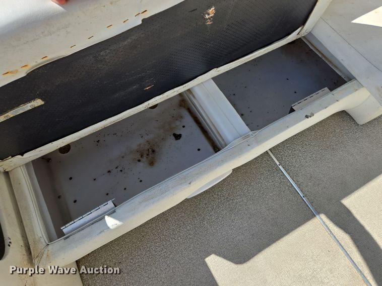 image for item EE8511 2009 Playcraft Clipper 2400 pontoon boat