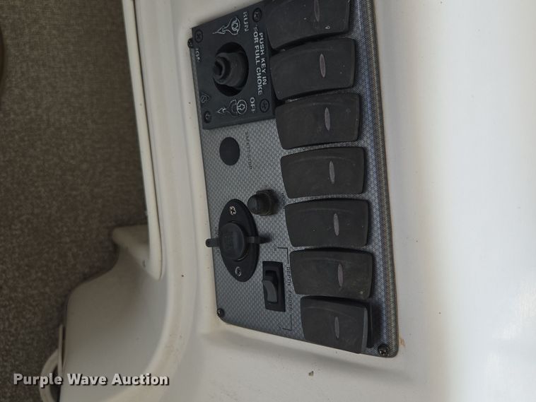 image for item EE8511 2009 Playcraft Clipper 2400 pontoon boat