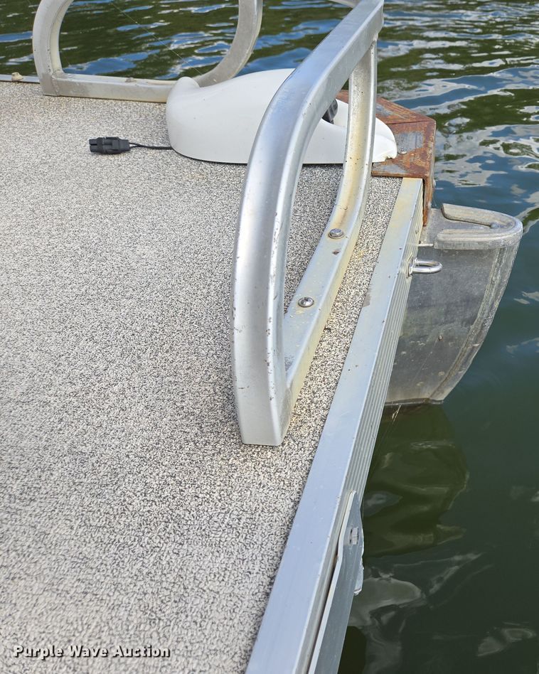 image for item EE8512 2009 Playcraft  Clipper 2400 pontoon boat