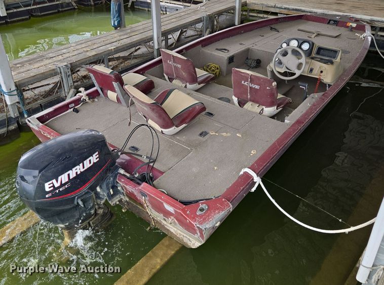 image for item EE8514 2002 Lowe  170W boat