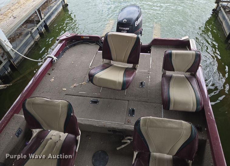 image for item EE8514 2002 Lowe  170W boat