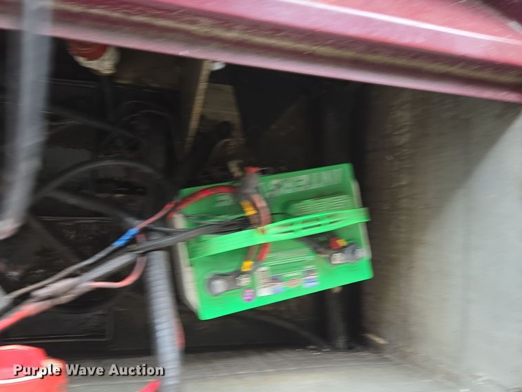 image for item EE8514 2002 Lowe  170W boat