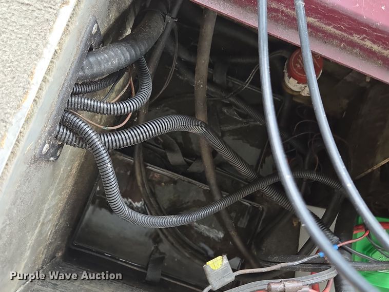 image for item EE8514 2002 Lowe  170W boat