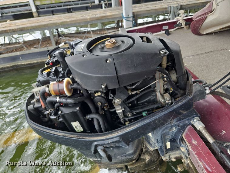 image for item EE8514 2002 Lowe  170W boat