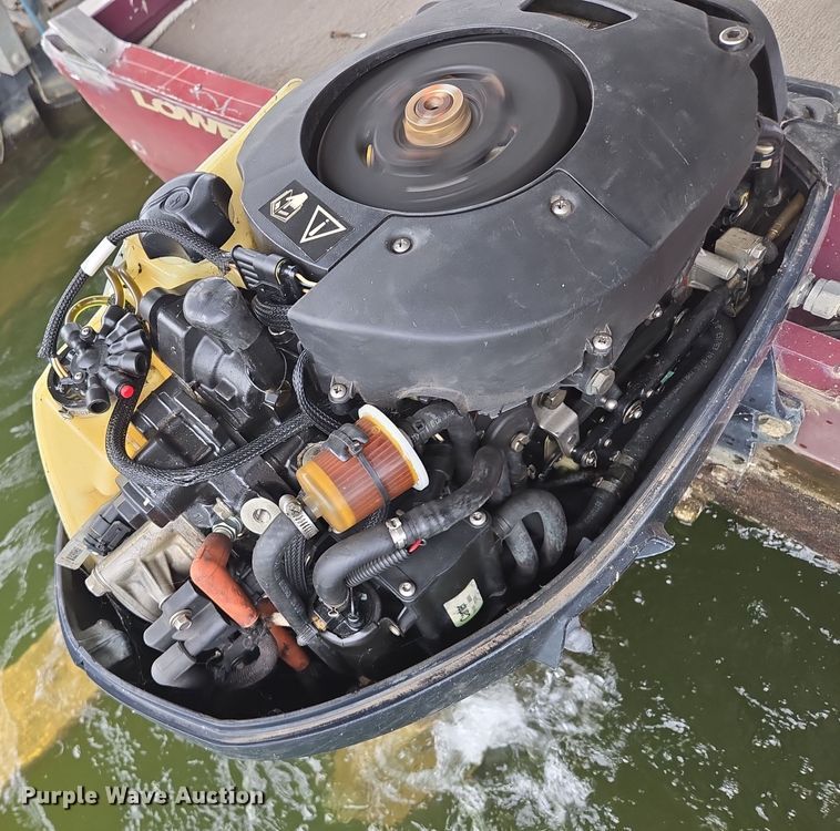 image for item EE8514 2002 Lowe  170W boat