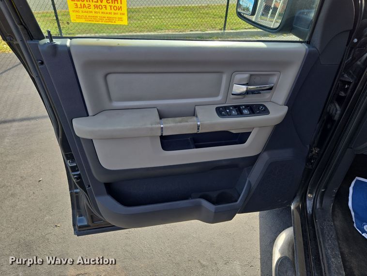 image for item EE8517 2010 Dodge Ram  Crew Cab pickup truck