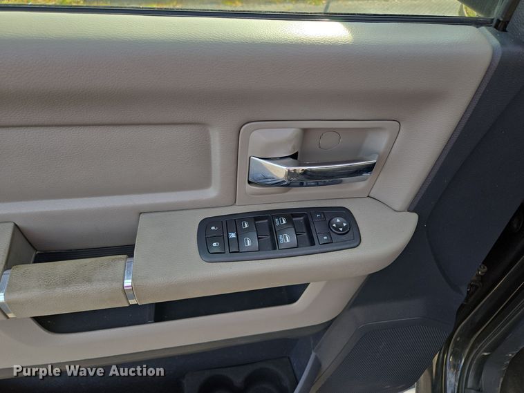 image for item EE8517 2010 Dodge Ram  Crew Cab pickup truck